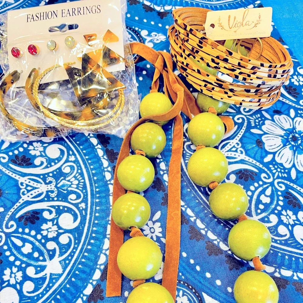 Avocado Green Wooden Bead Necklace Leather Tie New Fashion Earrings & New Bangle - Picture 2 of 7